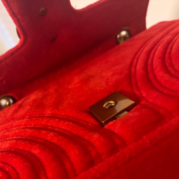 Gucci GG Marmont Shoulder Bag Red Velvet w/ Gold-Toned Chain Strap #498110218048 - Picture 8 of 11
